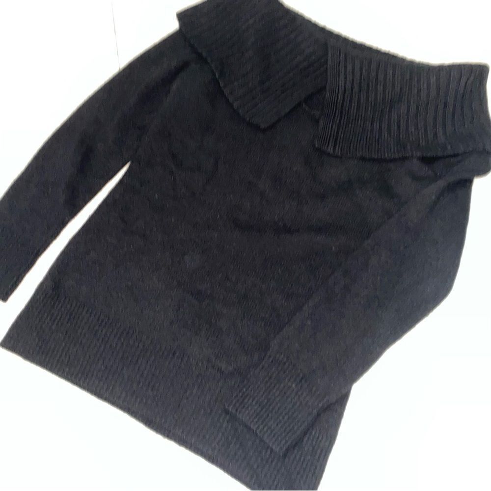 White House Black Market 100% cashmere sweater-size small